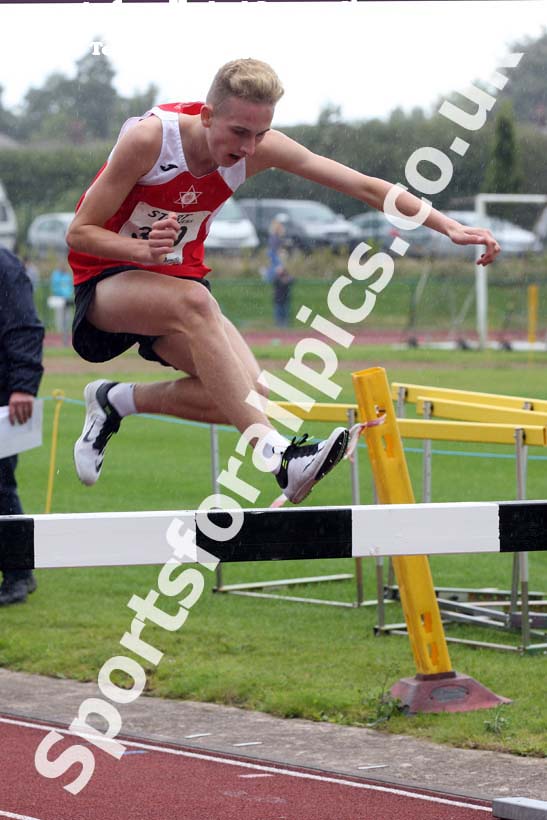 Mens under-17s1500 metres steeplechase, Northern Under-17s/U-15s and U13s Champs, Leigh Sports Village, Leigh. Photo: David T. Hewitson/Sports for All Pics
